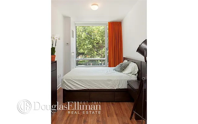 Sold by Douglas Elliman | media 21