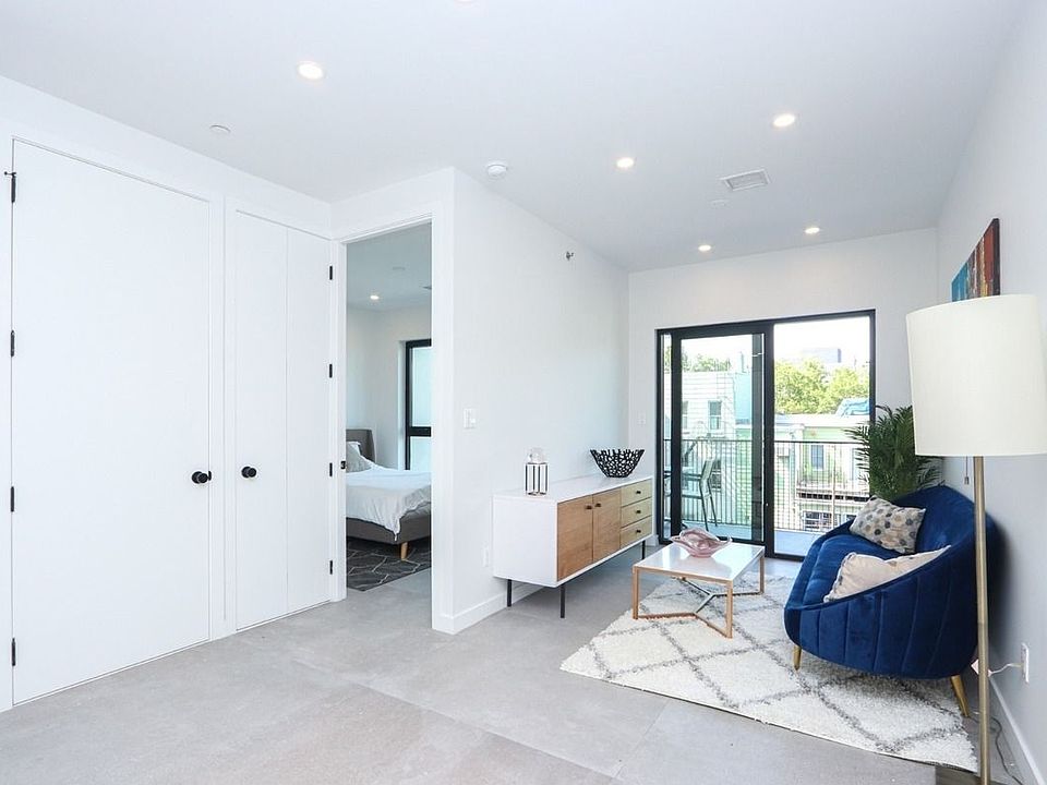 1st image of 537 Grand Ave #4R
