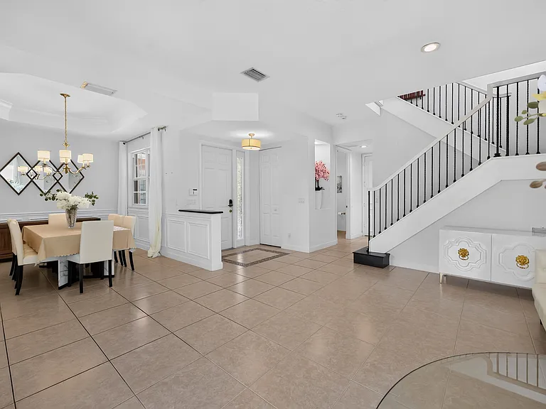 143 Isle Verde Way — Photo 6