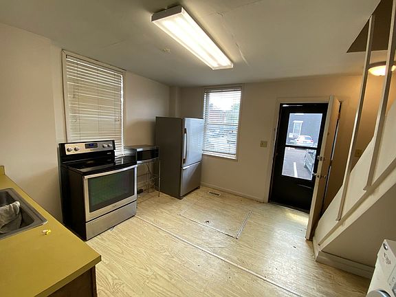 3rd image of 221-223 E Livingston Ave