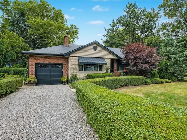 843 Eagle Dr, Burlington, ON L7T 3A3