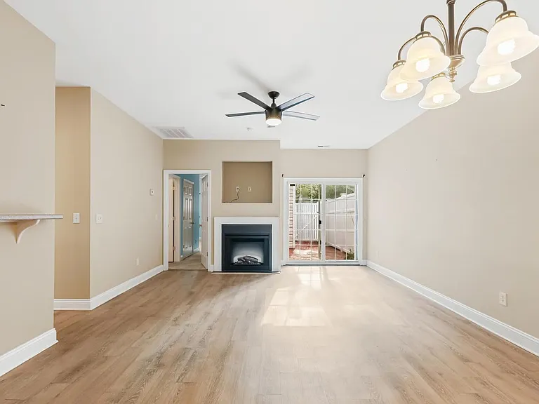 1508 Honeybee Ln — Photo 4