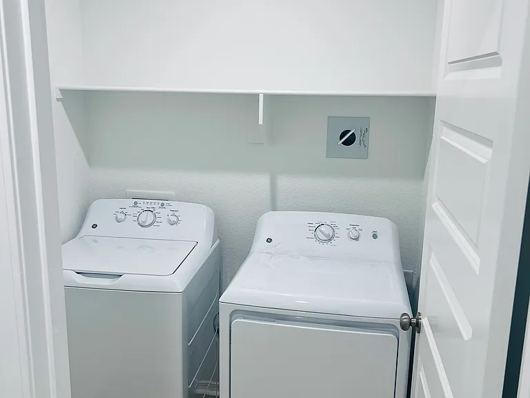 144 Jonathan Dr — Photo 19