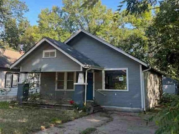2nd image of 618 W Carr Ave