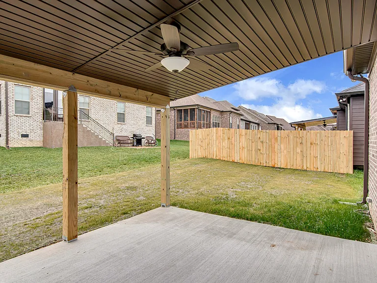 196 Karen Dr — Photo 22