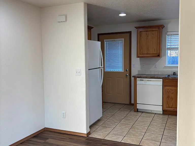 873 6th Ave SE #873 — Photo 5
