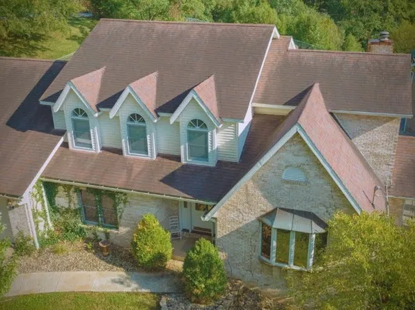 1704 Lakewood Cir, Washington, WV 26181