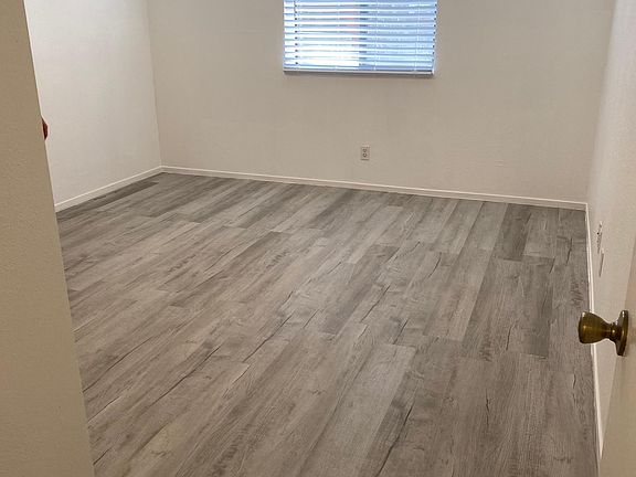 5th image of 219 Sagamore St