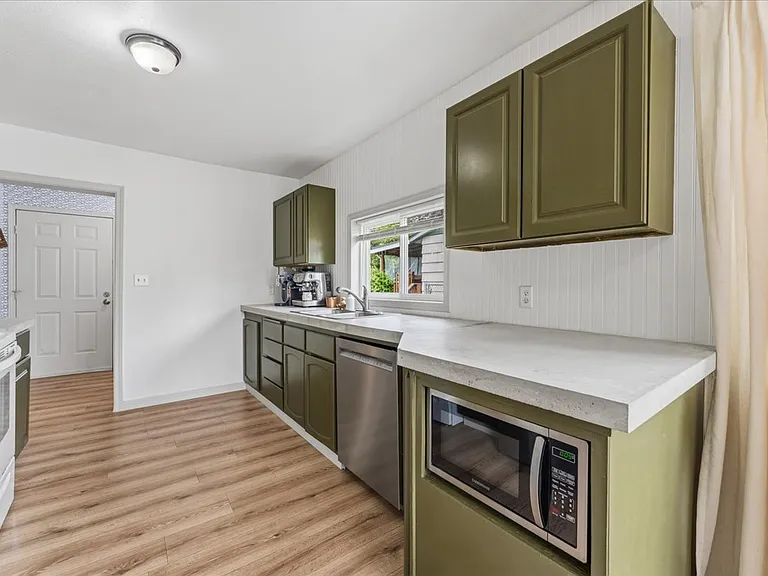 114 Cherry St NW — Photo 11