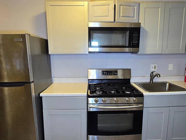 1702 Gales St NE #3 — Photo 10