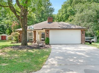 3069 N John Wayne Dr, Fayetteville, AR 72703