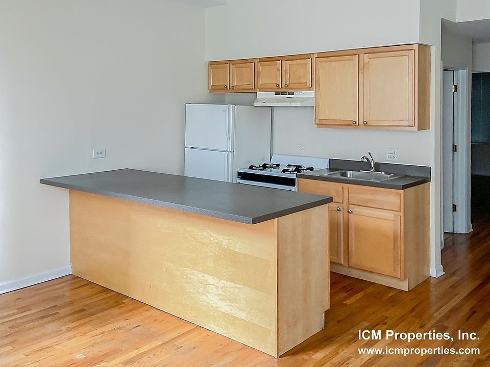 1st image of 2529 N Lincoln Ave #D2