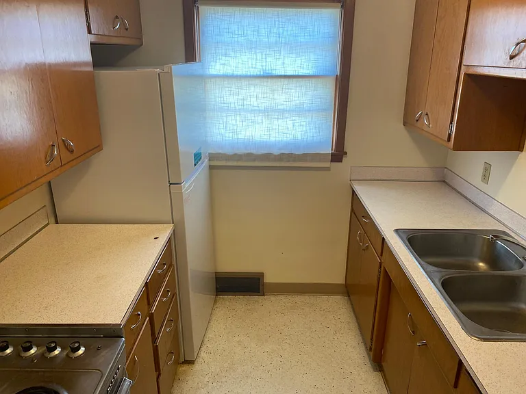 1420 E St #6 — Photo 5