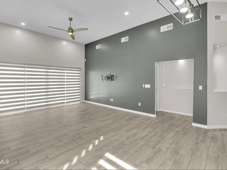 13729 Lago Vista Ave — Photo 18