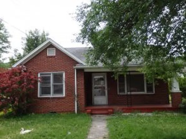 210 N Reynolds St, Damascus, VA 24236