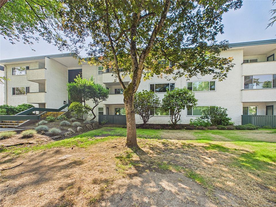1st image of 3880 Shelbourne St #302