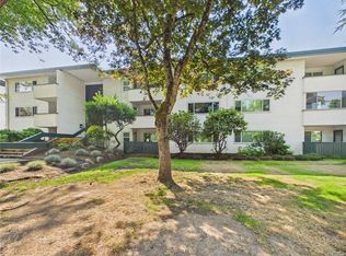 Tara Court, Saanich, BC V8P 4H7