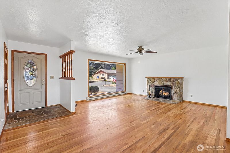 5th image of 413 Little Rock Way