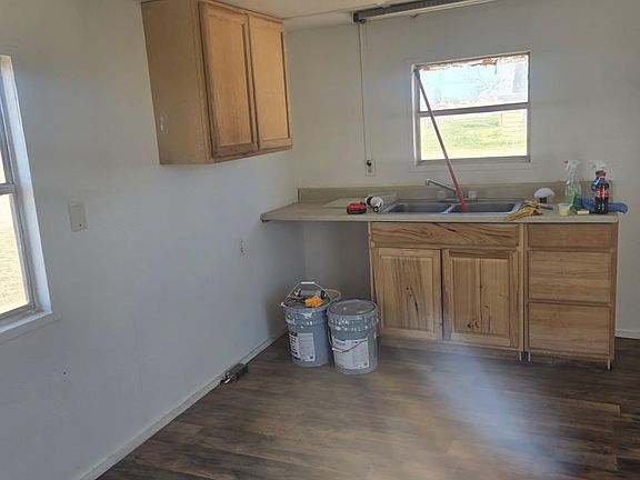 3rd image of 901 Piersall Ave