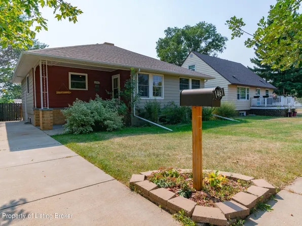 1461 2nd St W, Dickinson, ND 58601