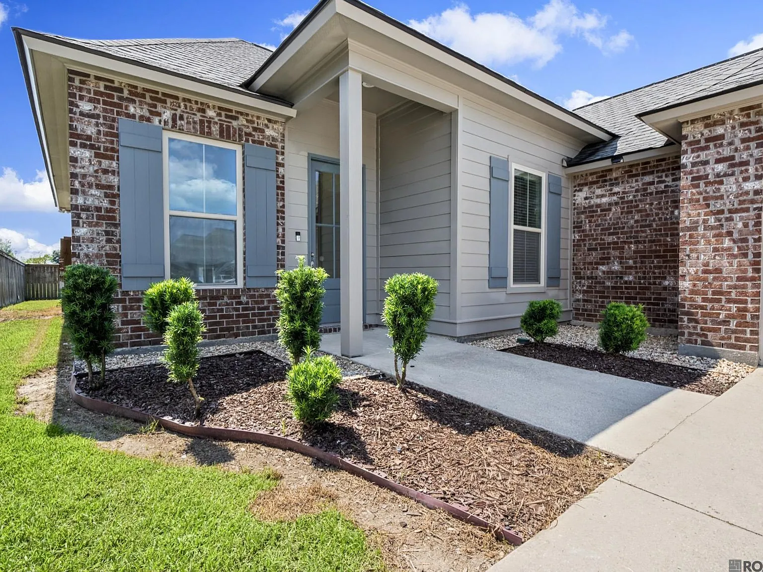 3 bed, 1834 sqft, $2,900 — Photo 2
