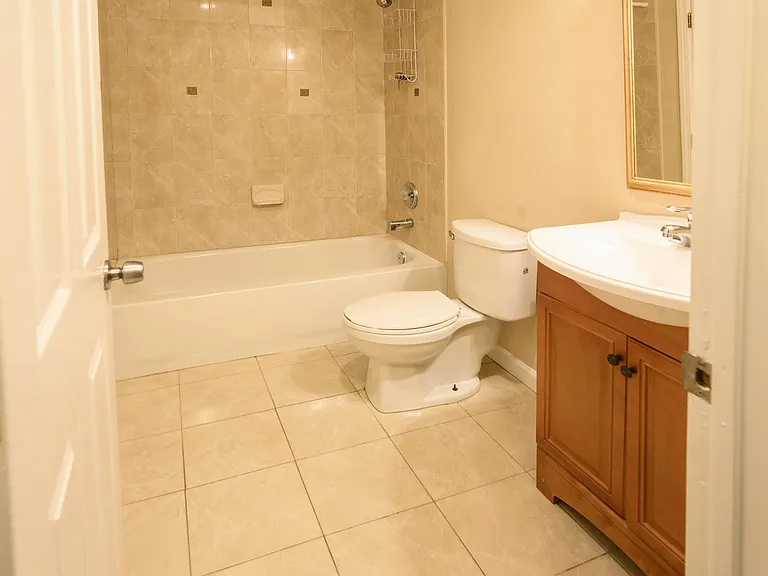 3 Ashby Ln — Photo 8