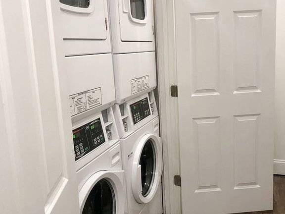 4th image of 244 Main St APT 1F
