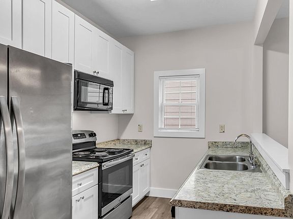 5th image of 460 E State St