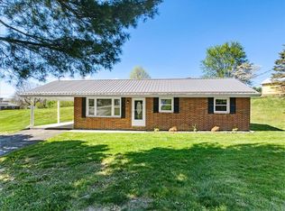 311 Chinquapin Ave, Rural Retreat, VA 24368