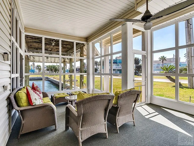 16627 Bayfront Dr — Photo 10