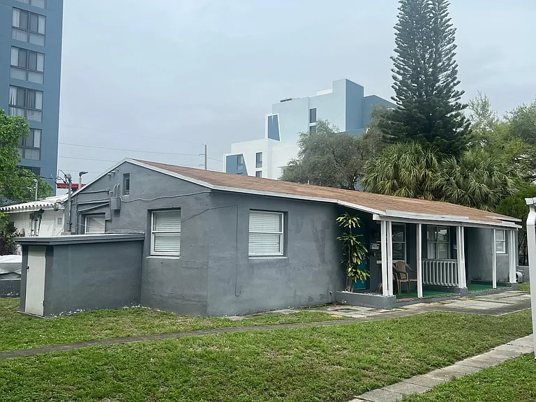 2034 Taylor St — Photo 13