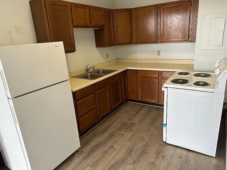 309 S Lake St #4 — Photo 4