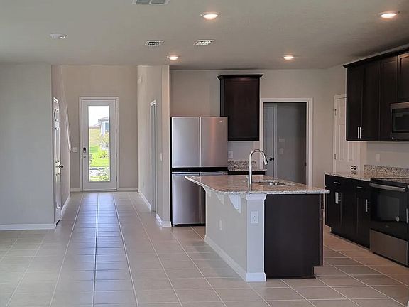 4th image of 3085 Bella Vista Dr