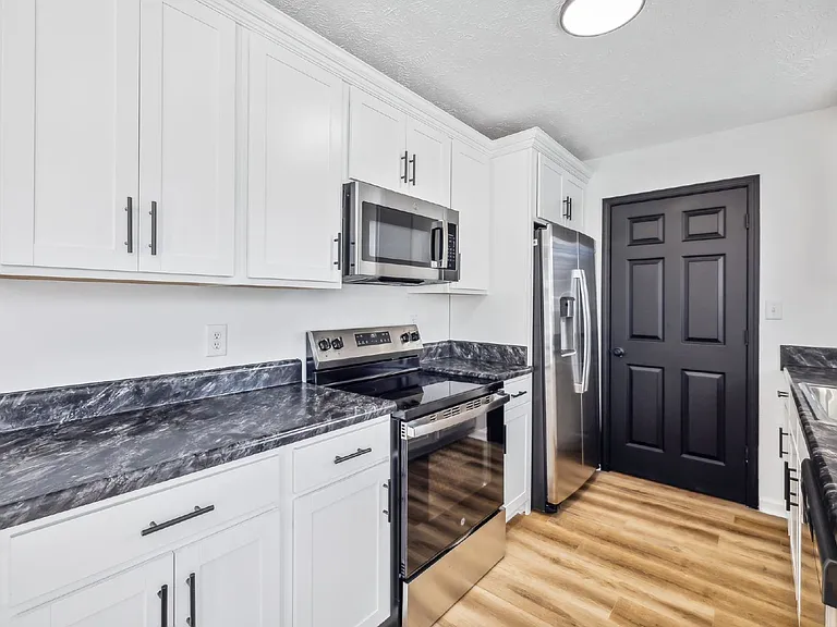1824 Cottingham Ct — Photo 14