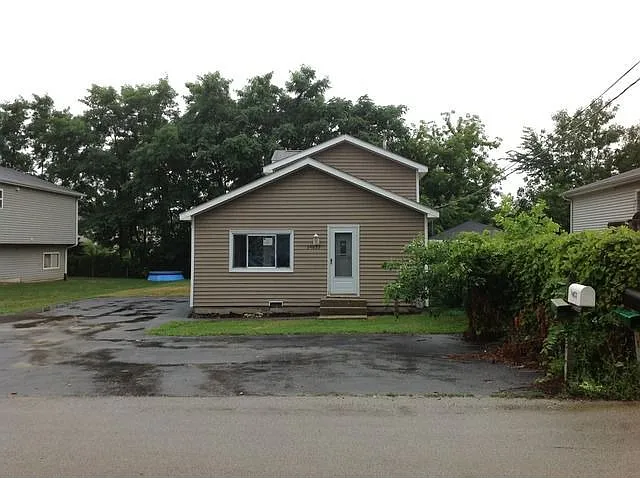 24633 W Passavant Ave photo 1