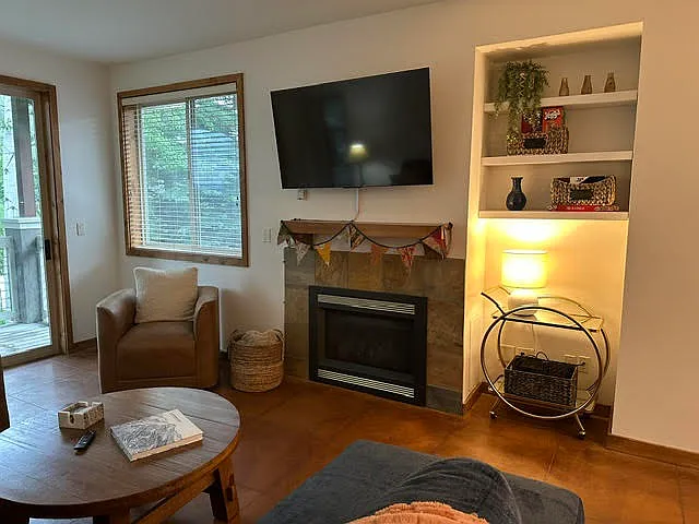 130 Flower Dr #D — Photo 13