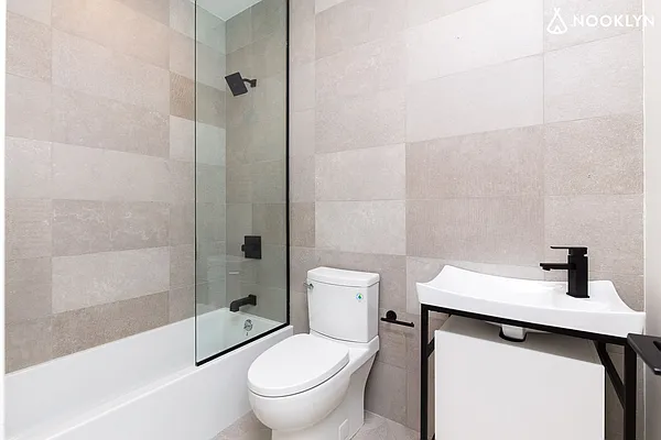 Rented by Nooklyn NYC LLC | media 21