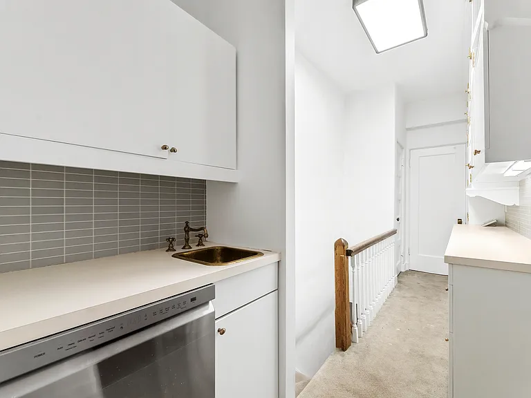 42 Monroe Pl #MAIN — Photo 9