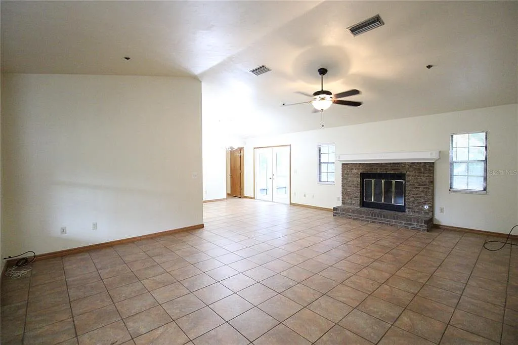 Building Photo - 4035 NW 37th Dr