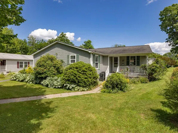 9 Aberdeen Drive, Stratham, NH 03885