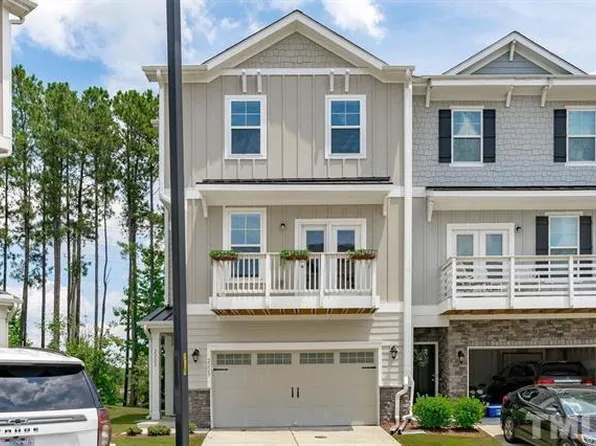 2223 Chattering Lory Ln, Apex, NC 27502
