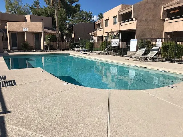 3 bed, 1428 sqft, $1,895 — Photo 3