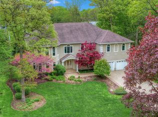 1615 Forest Dr, Glenview, IL 60025