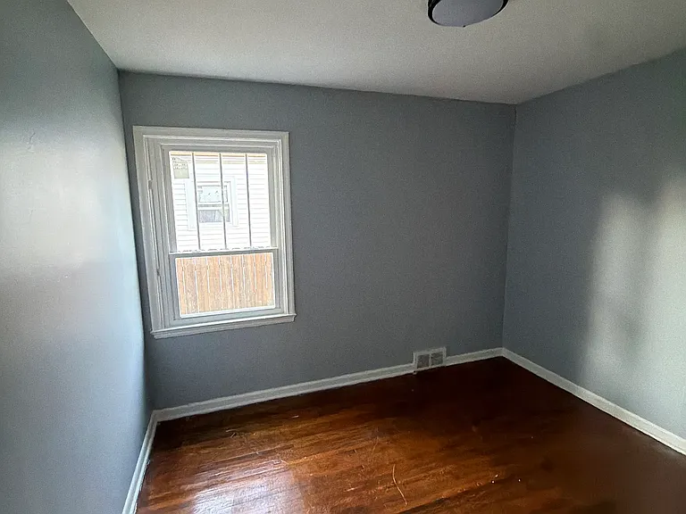 8661 Auburn St — Photo 6