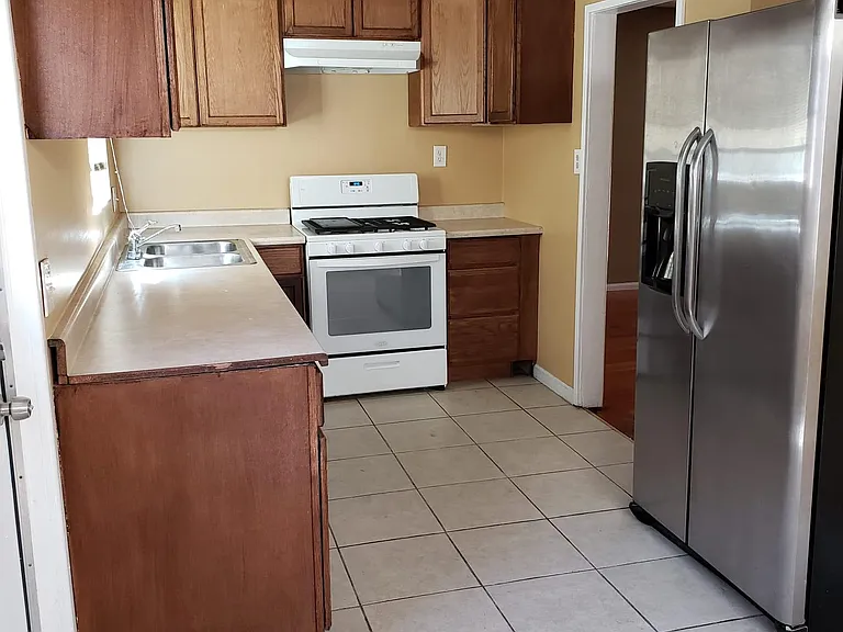 3331 1/2 Gassen Pl — Photo 3