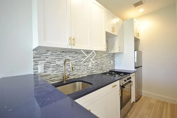 Rented by Yaffa Realty LLC | media 32