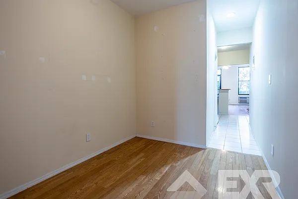 Rented by EXR | media 4