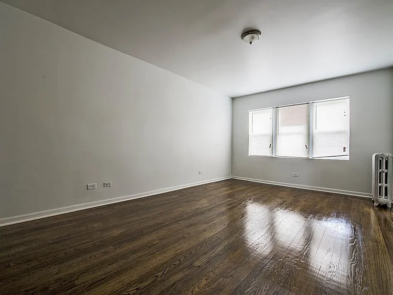7752 S Cornell — Photo 7