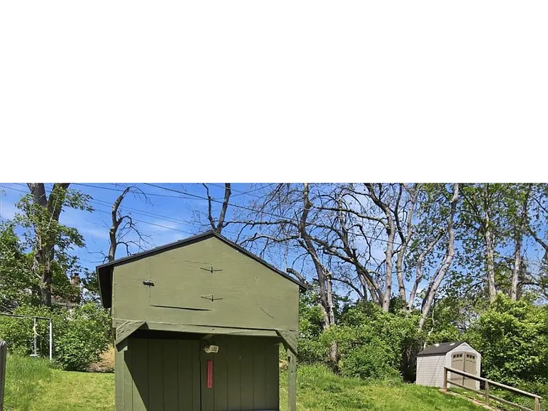 21 Madison Ln — Photo 30