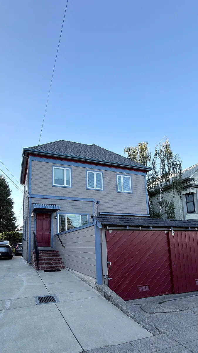 Building Photo - 1929 Haste St #3